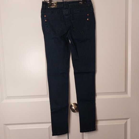 Tilly's Almost Famous Premium Juniors Jeans - Picture 10 of 10